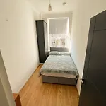 Two Bed Apartment Minutes From Hammersmith