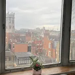 Top Floor Room In Baker St