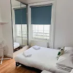 F12- Spacious 2Nd Floor Flat Fits 3 Near Paddington