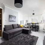 One Bedroom Apartment Opposite Brent Cross Station