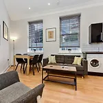 Modern 2 Bedroom Flat For 4 In Greater London