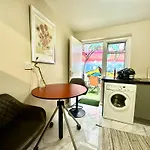 Bethnal Green Rooms R5