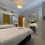 Hyde Park Haven By Urban Retreats