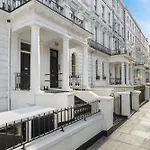 Parea Living - Notting Hill, Stylish 1-Bedroom Flat, Private Gardens, Remote Working
