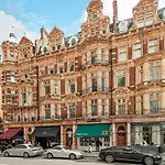 Lux, Large Central Mayfair Location Flat