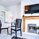 Victoria Family Apartment In Central London