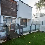 2 Bed Flat In Clapham Common