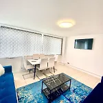Comfy Two Bedroom Apartment Edgeware Road In Central London