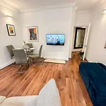 Alluring 2-Bed, 2-Bath Flat On High Street Kensington, Near Kensington Palace