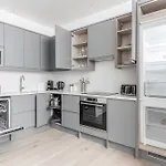 Townhouse Moments From Hyde Park & Notting Hill - Free Luggage Storage Nearby And In Unit Washing Machine & Dryer