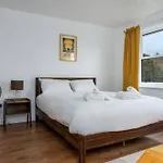 Quiet 4 Bedroom House Between Camden & Kings Cross
