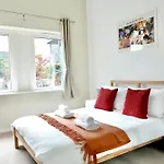 Luxury, Spacious 2 Bed Flat In London