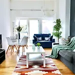Luxury, Spacious 2 Bed Flat In London
