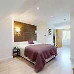 Hampstead 4-Bedrooms Condo Apartment