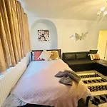 Victoria Family Apartment In Central London
