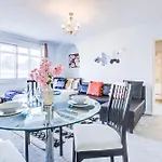 Victoria Family Apartment In Central London