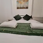 Canary Wharf Home Stay