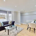 Tube & Notting Hill Nearby - Garden Flat Haven