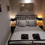 Modern 2-Bed Apartment 5 Mins From London Bridge