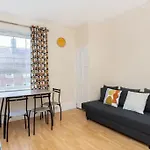 Tranquil 1Br In South Bank With Onsite Parking