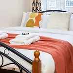 Tranquil 1Br In South Bank With Onsite Parking
