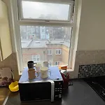 Central London 2-Bedroom Apartment - Near Paddington Station & Hyde Park
