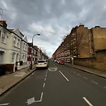 Family 2 Bedroom Flat In Fulham