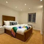 Modern Flat 5 Min From Wembley Stadium 30 Min From London