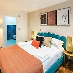Knightsbridge Harrods 2 Bedrooms, 3 Beds, 2.5 Bath
