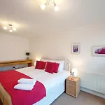 London Excel Stays - Three Bed Serviced Apartment