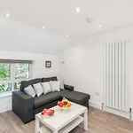 Modern 2 Bed Apartments By Livestay Short Lets & Serviced Accommodation London