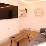 Star London Edgware Road 2-Bed Haven