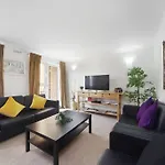 Stunning 4-Bed Apartment