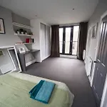 Fabulous Camberwell Home Z2