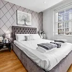 3 Bedroom Apartment In Haymarket Central London Sleep 10 Hy2
