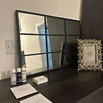 Spacious Studio Flat In London