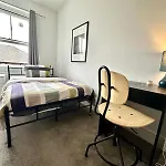 Whitechapel Station Rooms