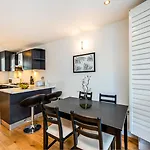 2 Bed Flat In Clapham Common
