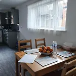 Lovely 2-Bed Fully Refurbished House In London