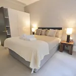 Kensington Apartment, Breakfast, 2 Baths