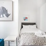Townhouse Moments From Hyde Park & Notting Hill - Free Luggage Storage Nearby And In Unit Washing Machine & Dryer