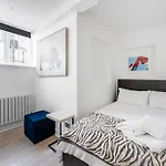 Townhouse Moments From Hyde Park & Notting Hill - Free Luggage Storage Nearby And In Unit Washing Machine & Dryer