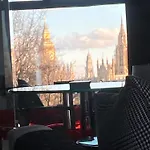 Luxury Designer Apartment River View Of Parliament Westminster Big Ben.