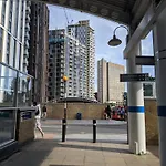 One Bedroom Serviced Accommodation In London Catford Close To Lewisham - Perfect For Long Stay, Business, Leisure And Relocations