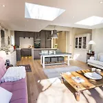 Swanky London Pad In Putney