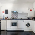Modern Living In The Heart Of Covent Garden! 6Bc