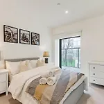 Khayat Homes - The Great Escape - 3 Bed Luxury Apt