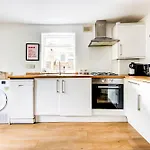 Heart Of Hackney - 2Bed Garden Flat Sleeps 6