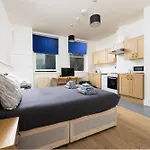 Large Studio On Finchley Road 10