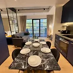 Amazing Cosy Apartment, Next To O2 Arena And Close To London Excel, Secure Parking